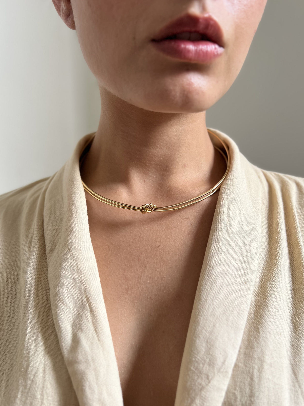 Choker Aro Folheado a Ouro 18K Nó