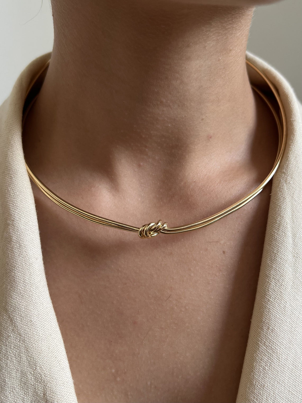 Choker Aro Folheado a Ouro 18K Nó