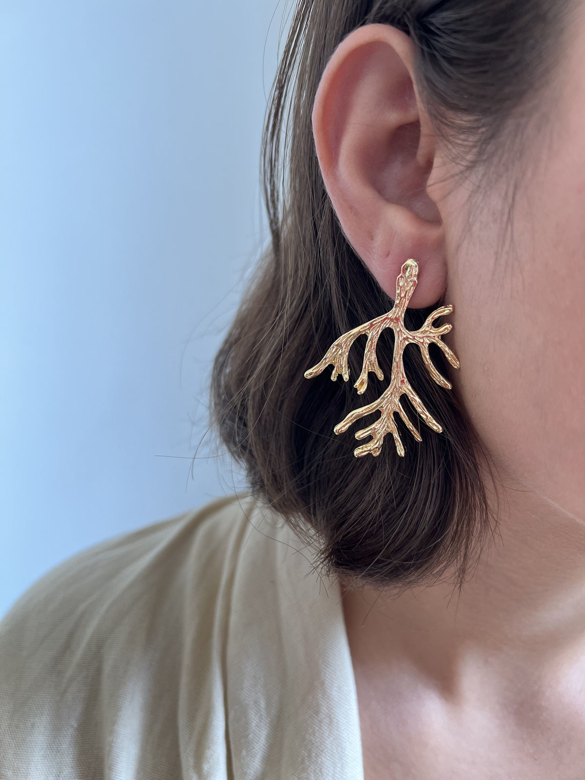 Brinco Folheado a Ouro 18K Coral