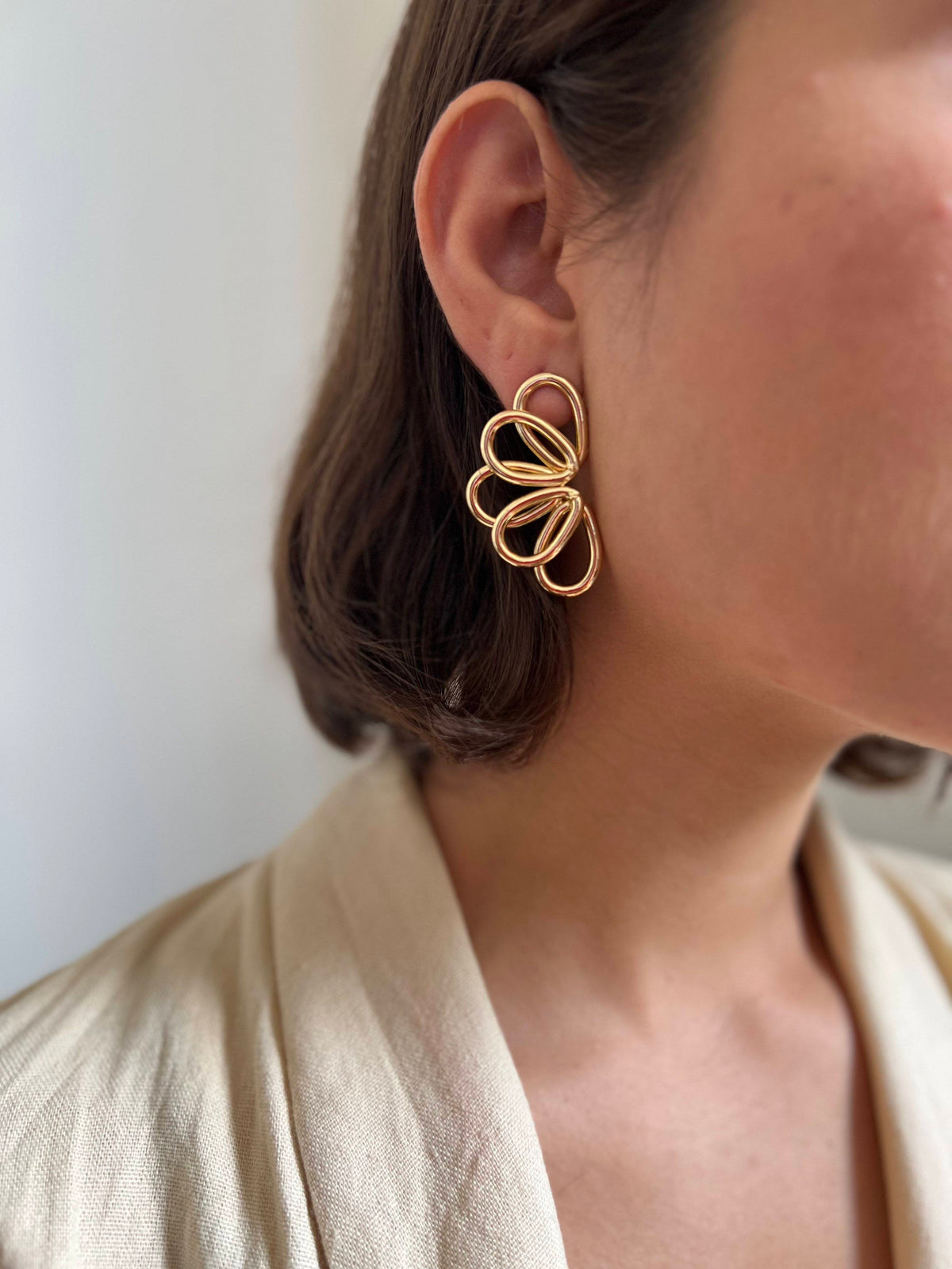 Brinco Folheado a Ouro 18K Liso