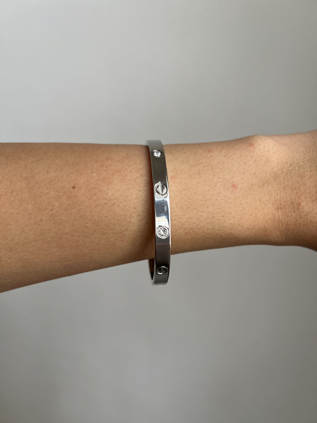 Bracelete Inspiração com Zircônia Prateado Aço Inoxidável