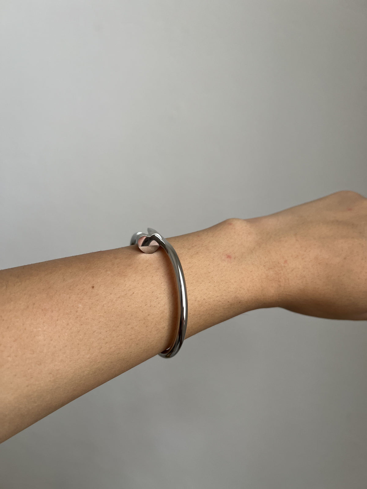 Bracelete Prego Liso Prateado Aço Inoxidável