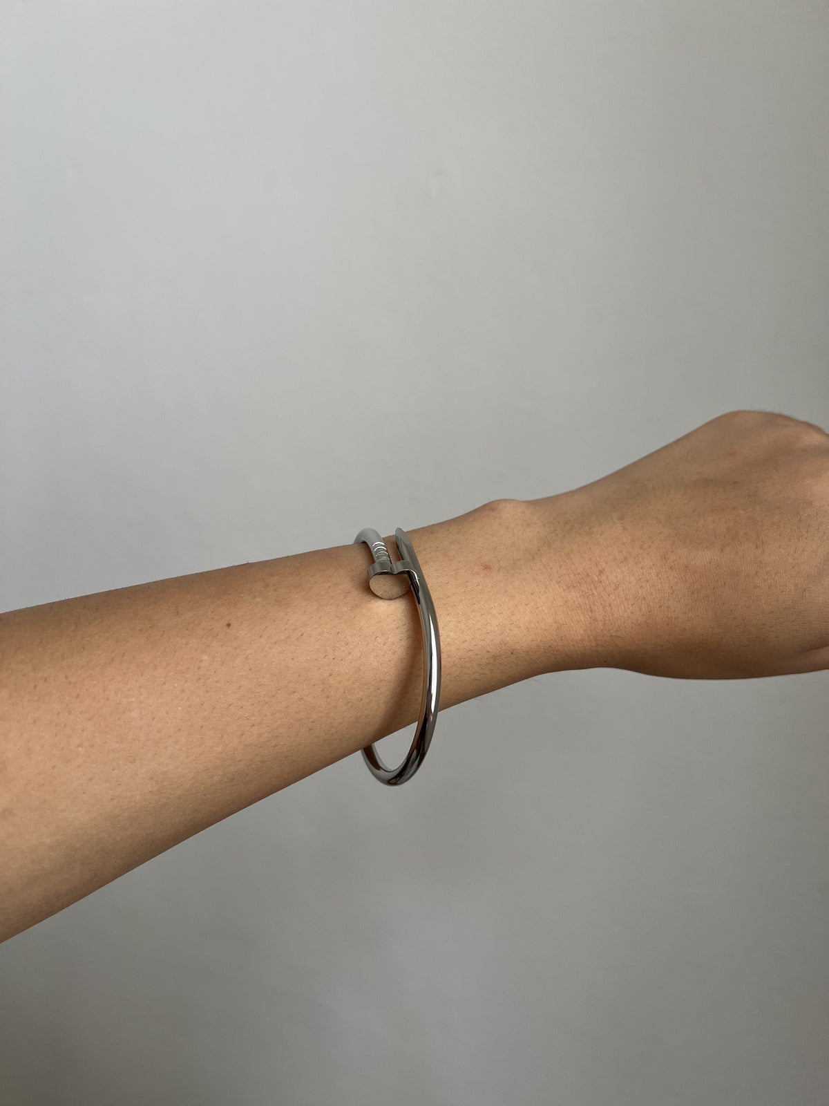Bracelete Prego Liso Prateado Aço Inoxidável