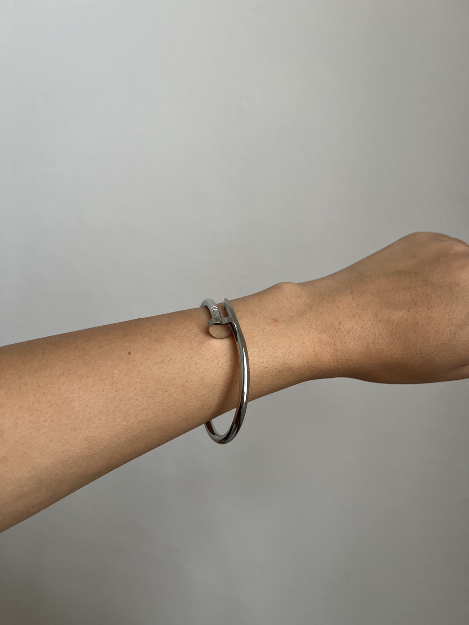 Bracelete Prego Liso Prateado Aço Inoxidável