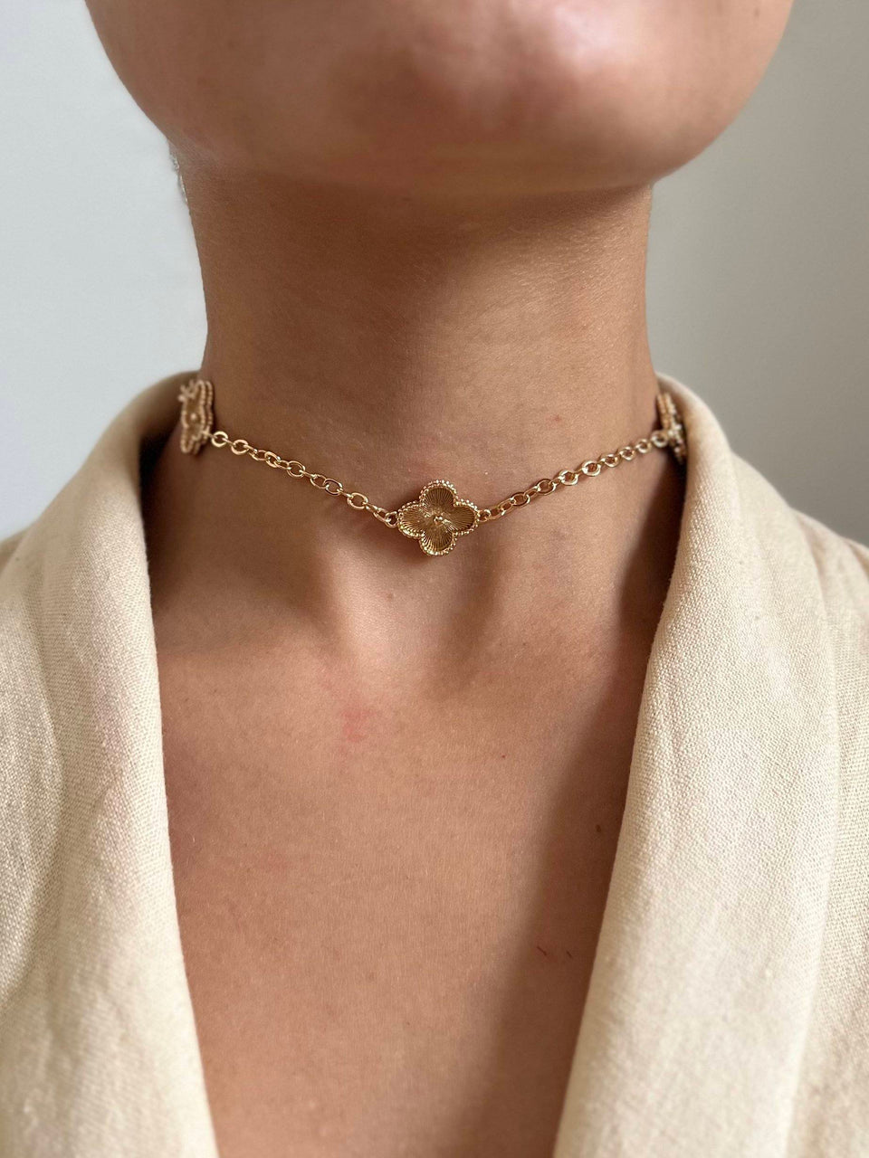 Choker Inspiração Virgínia 3 Trevos Folheado a Ouro 18K
