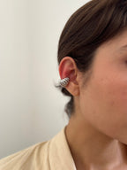 Piercing Fake Folheado a Prata Detalhado